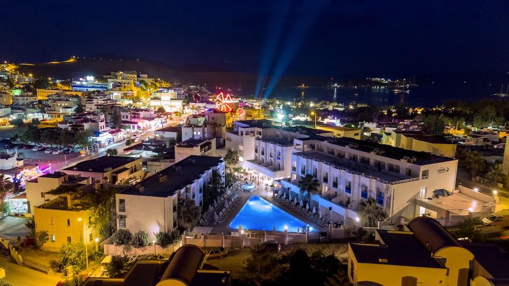 Club Shark Hotel Gümbet Exteriör bild
