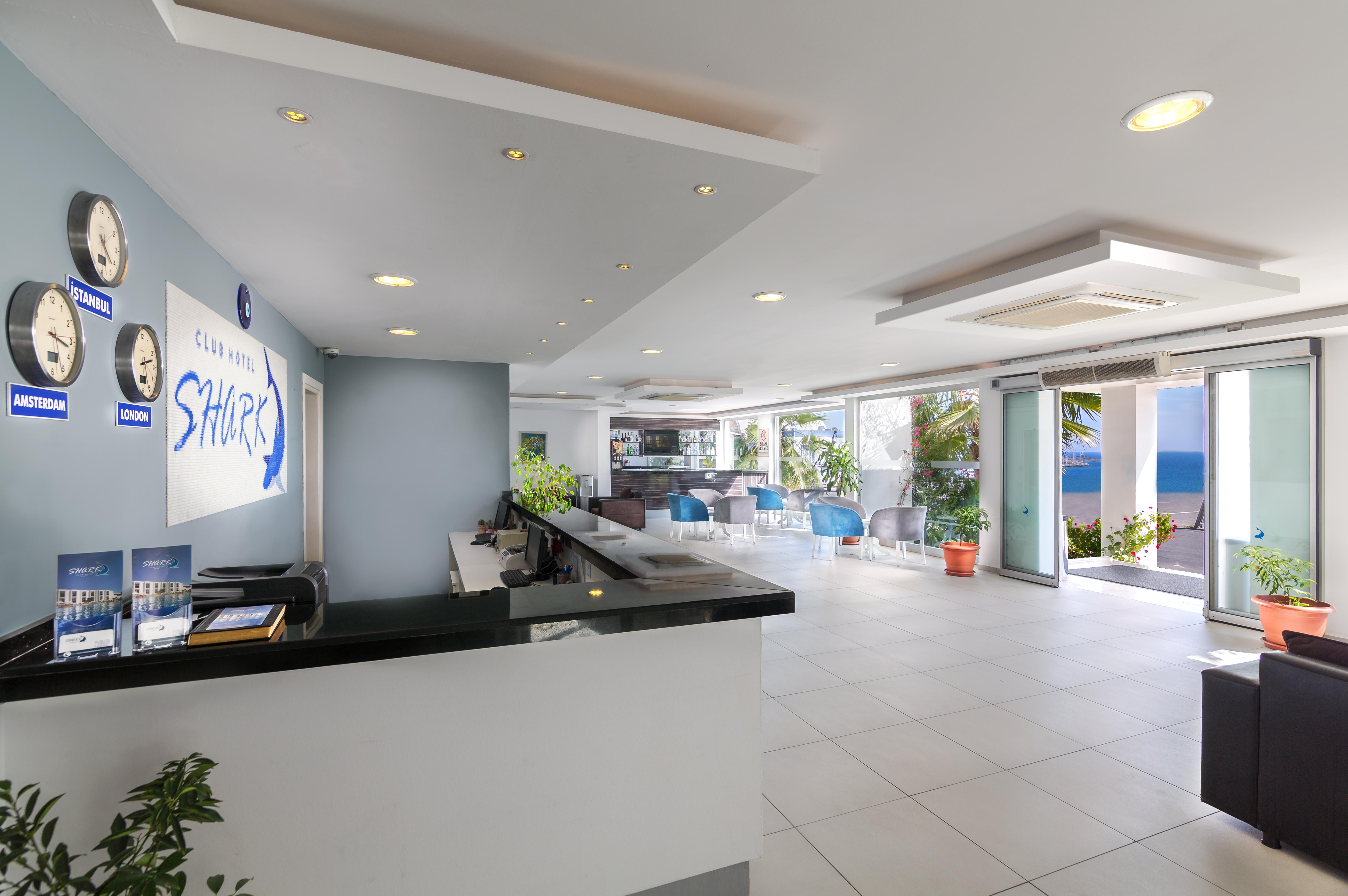 Club Shark Hotel Gümbet Exteriör bild