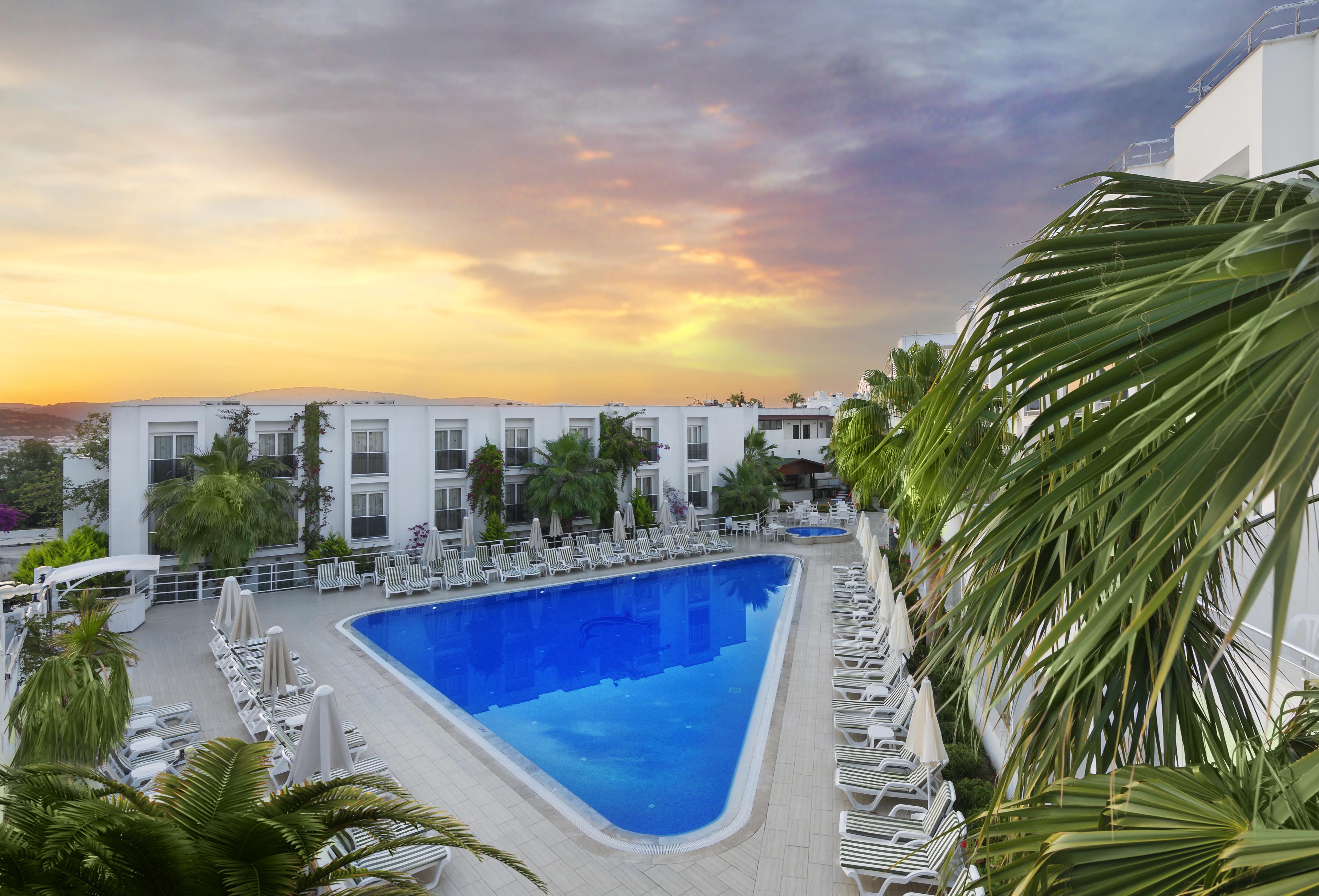 Club Shark Hotel Gümbet Exteriör bild