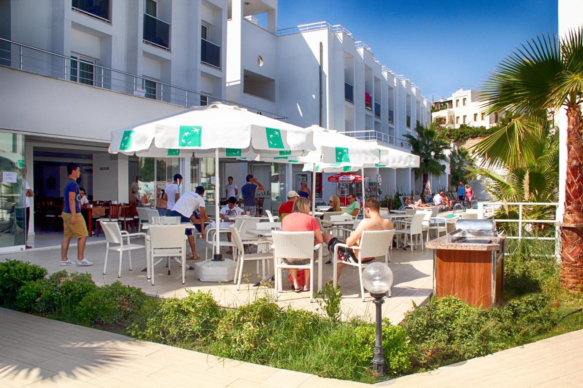 Club Shark Hotel Gümbet Exteriör bild