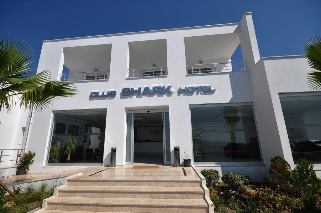 Club Shark Hotel Gümbet Exteriör bild