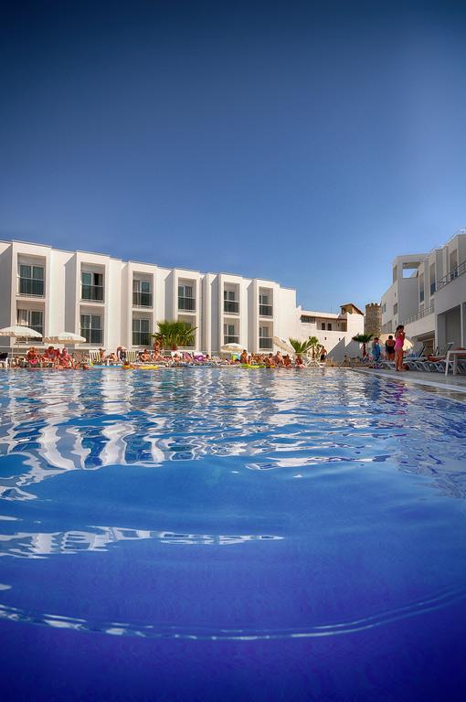 Club Shark Hotel Gümbet Exteriör bild